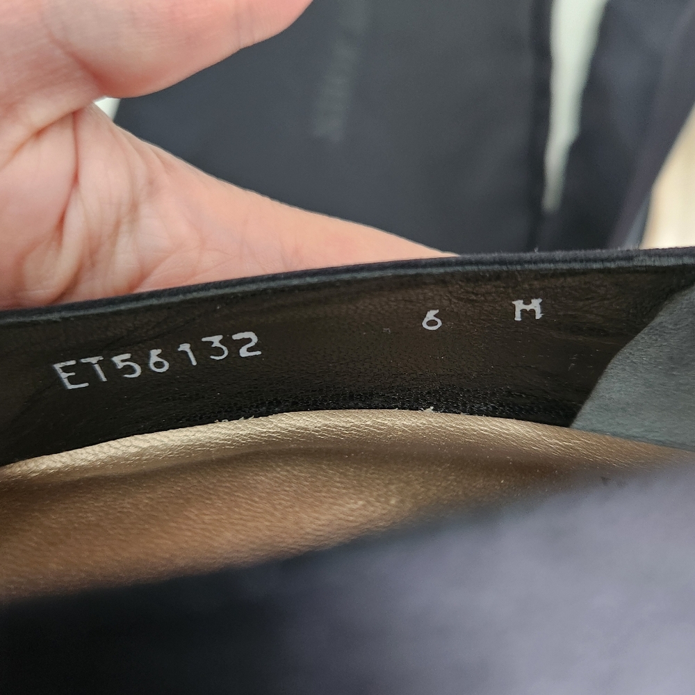 St. John Satin Pointy Toe Heels with Crystals Size 6 - Picture 9 of 13